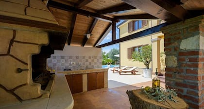 Nice apartment in Visnjan with WiFi