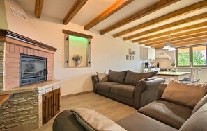 TV, fireplace, table tennis