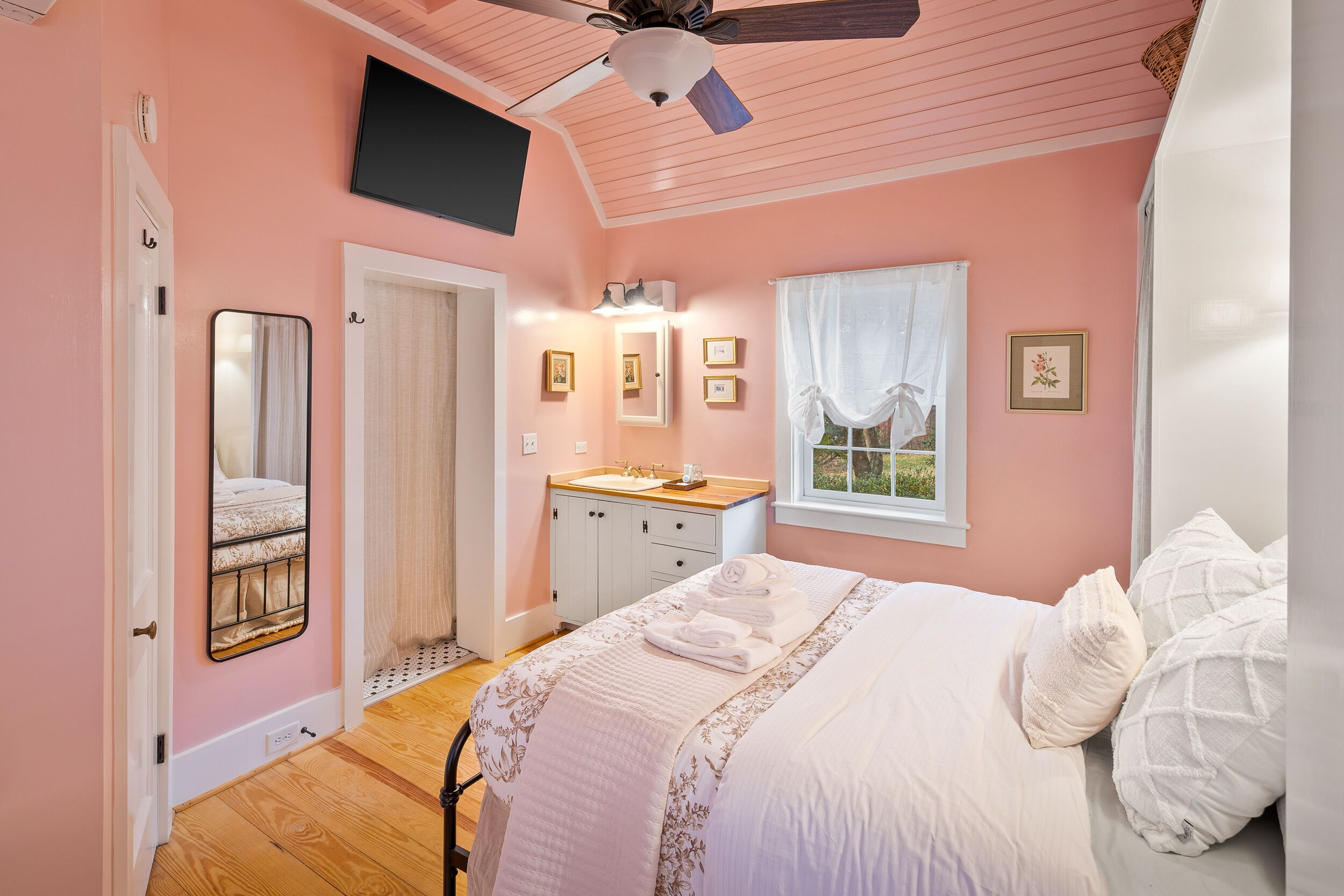 Pet-Friendly Kent Cottage at Ivy Cottages