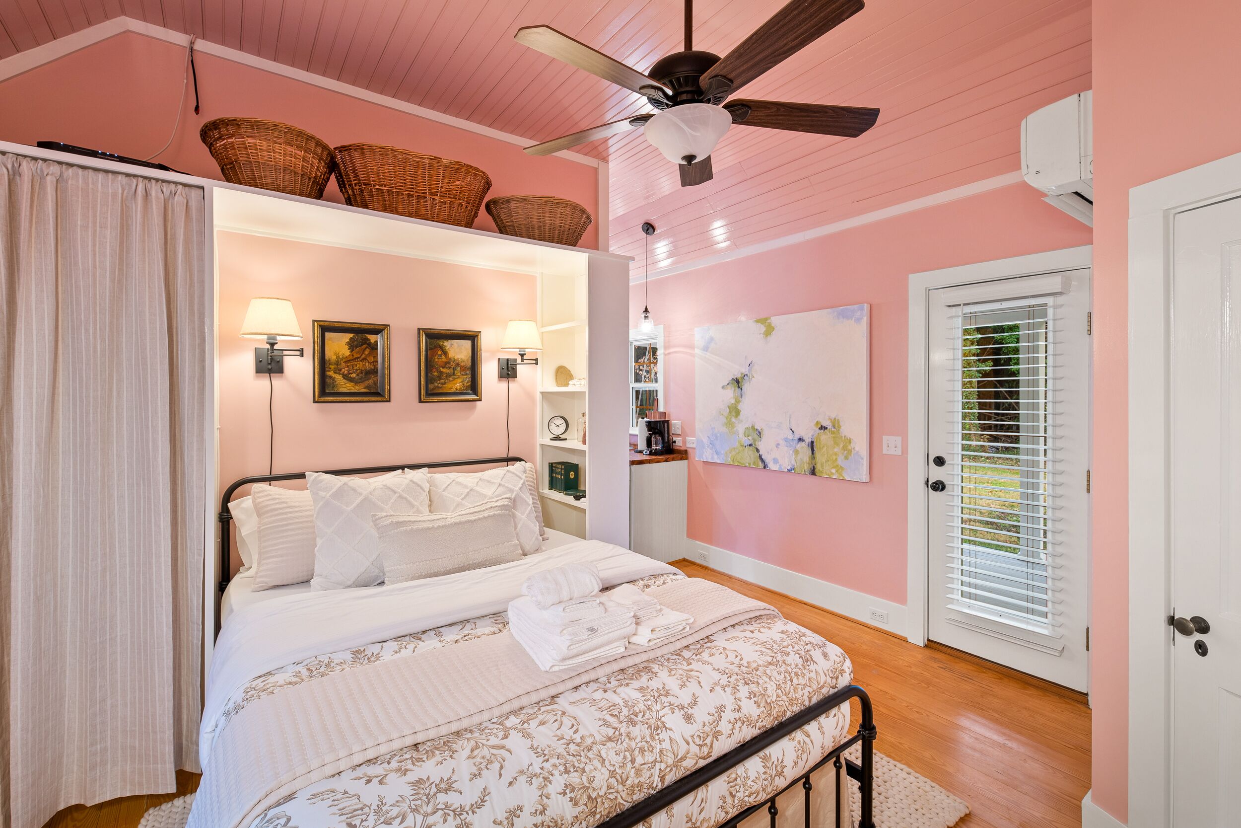 1 chambre, accès au Wi-Fi (inclus), literie fournie