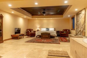 Interior - 14 Guests, 5BR/2BA, Game room & Spacious Living (Parowan)