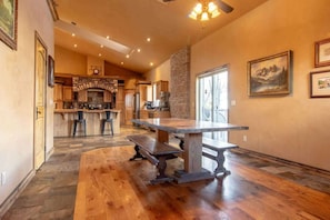 Dining - 14 Guests, 5BR/2BA, Game room & Spacious Living (Parowan)