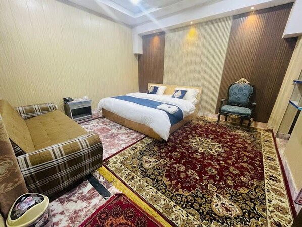 تجهيزات عازلة للصوت ومكواة/لوح كي وواي فاي مجانًا