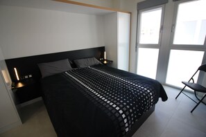 2 bedrooms, iron/ironing board, free WiFi, bed sheets - Apt. Mirador de Villamartin V (Villamartín)