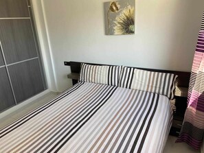 2 bedrooms, iron/ironing board, free WiFi, bed sheets