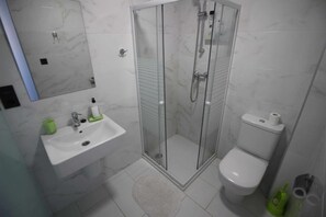 Shower, towels