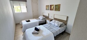 2 bedrooms, iron/ironing board, free WiFi, bed sheets