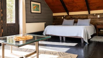 Deluxe Room | 1 bedroom, free WiFi, bed sheets