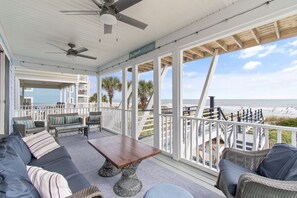 Terrace/patio - ShoreThing Oceanfront 5 Bedrooms (Surfside Beach)