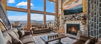Majestic Paradise ~ Pickleball Court ~ Indoor Pool ~ Spectacular Views!