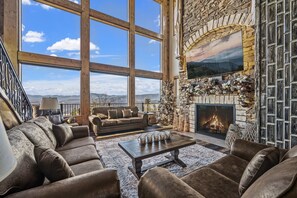 智能電視、壁爐、電子遊戲