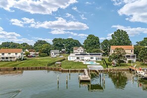 House, 4 Bedrooms | Marina - Waterfront Bliss: Ultimate Tilghman Retreat 4 Bedroom Home by RedAwning (Tilghman)