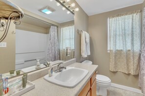 Apartment, 2 Bedrooms | Bathroom - Downtown 2 Story Property 2 Bedroom Apts by RedAwning (Spearfish)