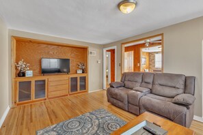 Apartment, 2 Bedrooms | Living area