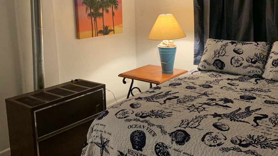 Beach Side Studio #2 Apts by RedAwning