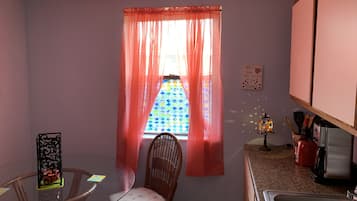 Studio | Tempat makan