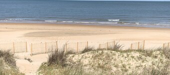 Break Side Studio #5 Apts by RedAwning