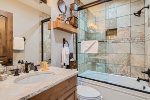 Ferienhaus, 4 Schlafzimmer | Badezimmer | Handtücher, Shampoo