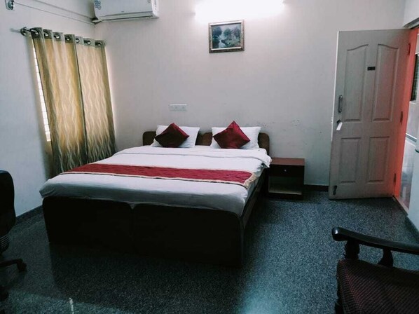 Kahden hengen huone | Työpöytä, ilmainen Wi-Fi