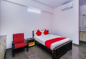 Desk, free WiFi - Hotel G Grand by Urban Stay (Bengaluru)