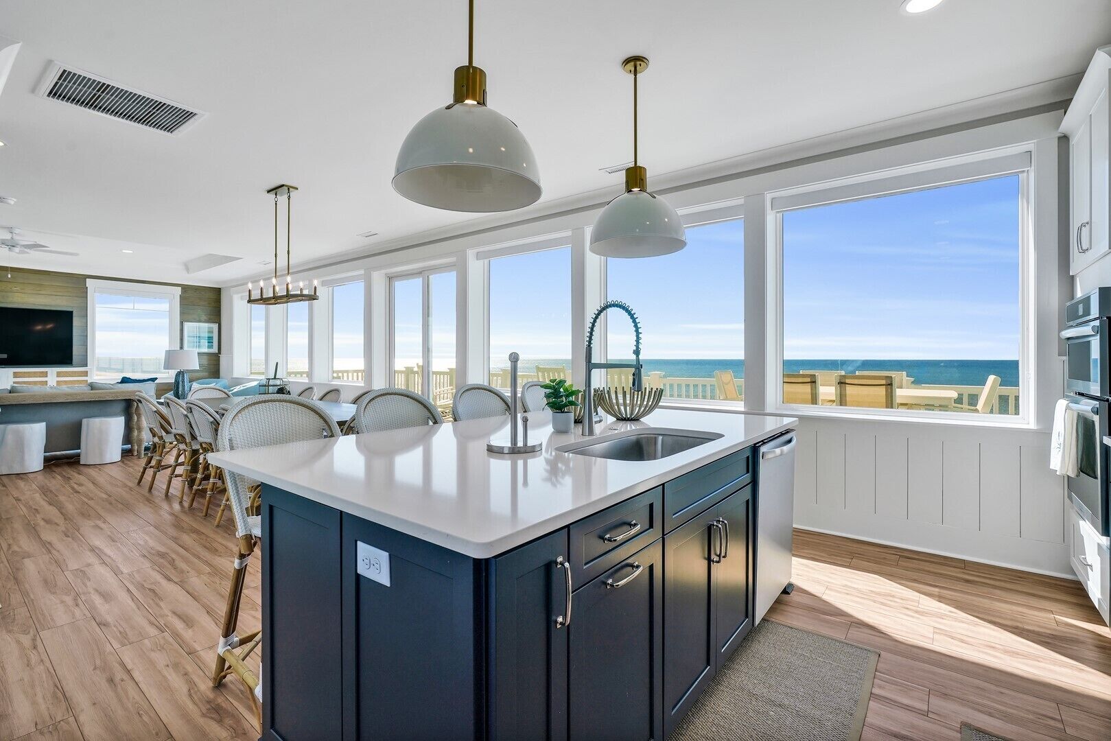 雪櫃、微波爐、焗爐、爐具