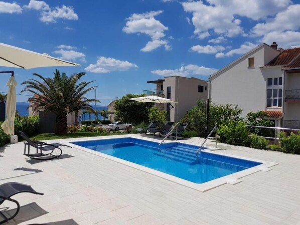 Seasonal outdoor pool