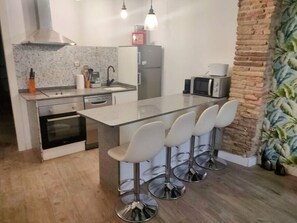 Fridge, microwave, oven, dishwasher