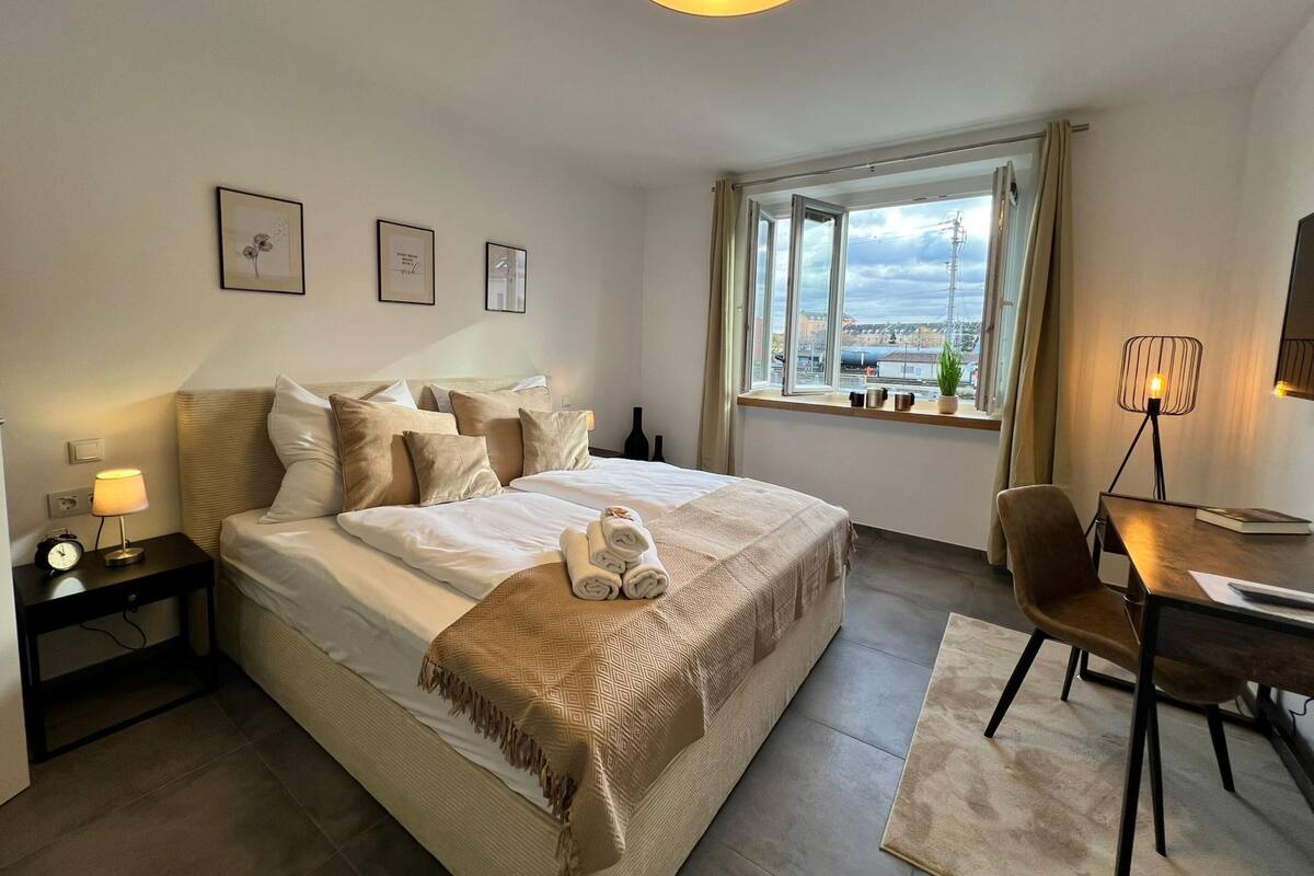 Basic Room | Desk, laptop workspace, free WiFi, bed sheets
