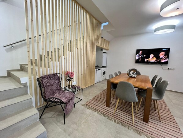 Living area - Modern Hotel Krems Hauptbahnhof (Krems an der Donau)