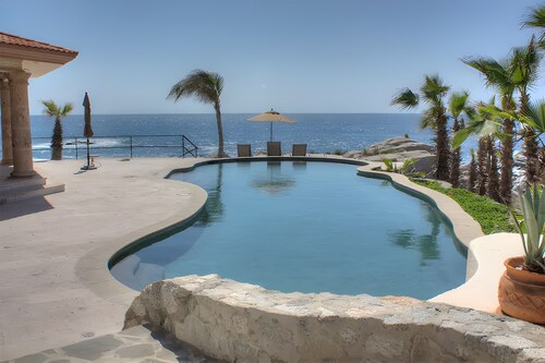 Luxury Villa w/ Private Pool, Hot Tub, Firepit & Ocean Views in Santa Carmela
