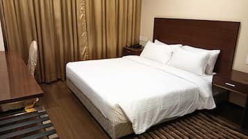 Deluxe Room | 1 bedroom, Egyptian cotton sheets, premium bedding, desk
