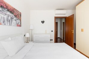 1 Schlafzimmer, BĂŒgeleisen/BĂŒgelbrett, BettwĂ€sche