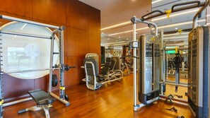 Gym - Stylish Urban 1BR Gem in Fairmont-90AB2 (Dubai)