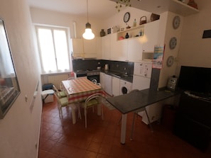 Basic Apartment | Private kitchen
