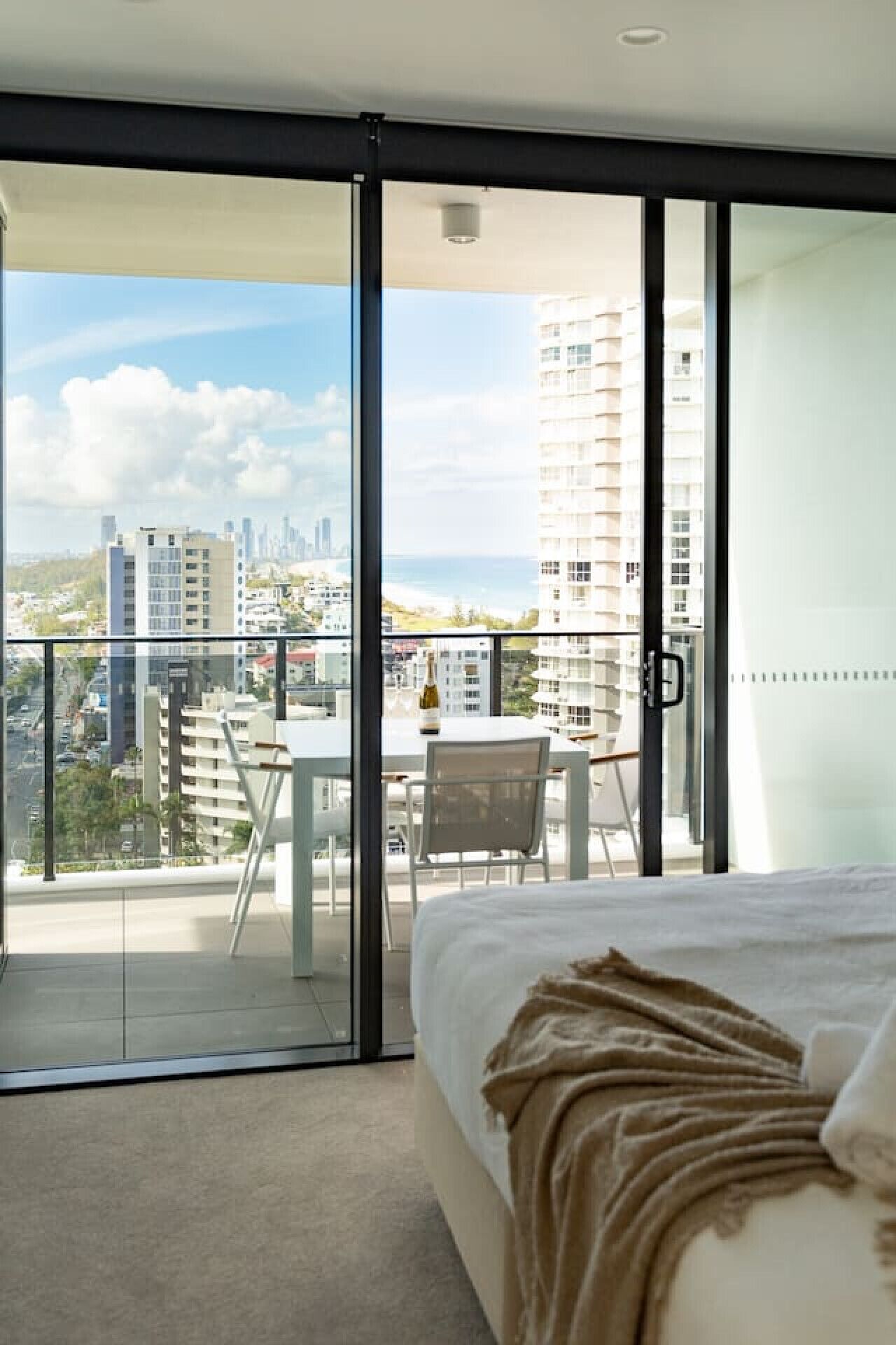 2 slaapkamers, een strijkplank/strijkijzer, wifi, beddengoed