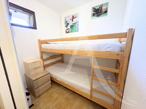 Tabla de planchar con plancha