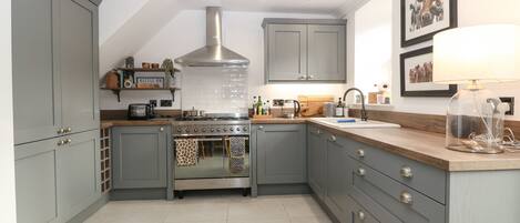 Fridge, dishwasher, electric kettle, toaster