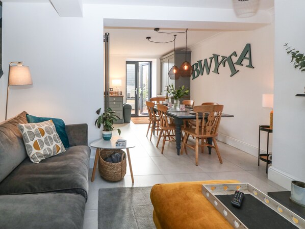 Living area - Trigfa (Criccieth)