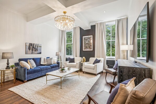 Smart-tv en een open haard