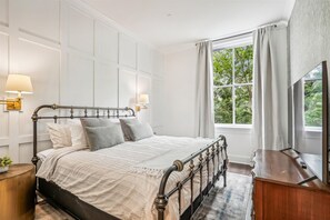 4 soverom, strykejern/-brett, wi-fi (inkludert) og sengetøy