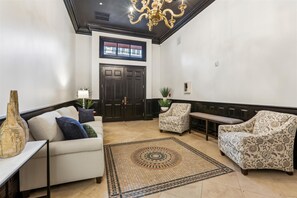 Smart TV - NEW REMODEL Franklin at the Historic Bryson Building (Savannah)