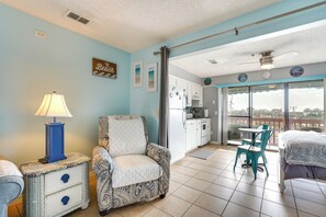 Apartment (0 Bedroom) | Interior - Panama City Beach Getaway - Walk to Beaches! (Panama City Beach)