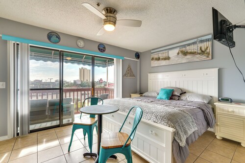 Panama City Beach Getaway - Walk to Beaches!