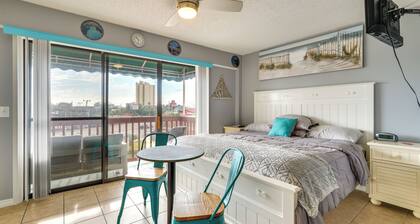 Panama City Beach Getaway - Walk to Beaches!