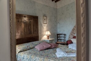 2 bedrooms, desk, travel crib, free WiFi - 14 CRETE SENSESI  (Casole d'Elsa)