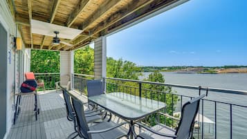 Apartemen (2 Bedrooms) | Bagian depan properti