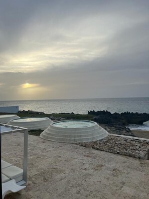 Outdoor spa tub - Villa Blue Serenity (Sosúa)
