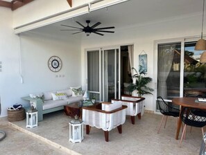 Outdoor dining - Villa Blue Serenity (Sosúa)