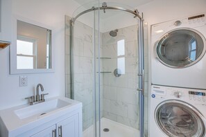 Interior - Beach House w/ Private Pool in North Wildwood (North Wildwood)