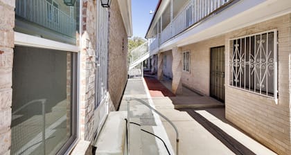 El Paso Vacation Rental ~ 6 Mi to Downtown!